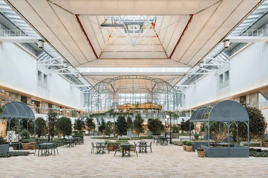 Indoor garden and roof of The Hyundai Seoul